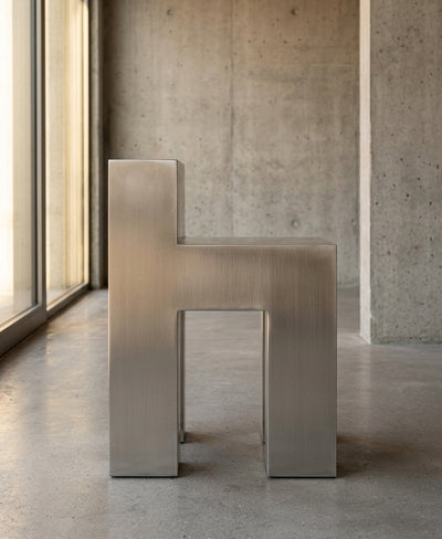 The Monolith Chair — Piedra Volcánica